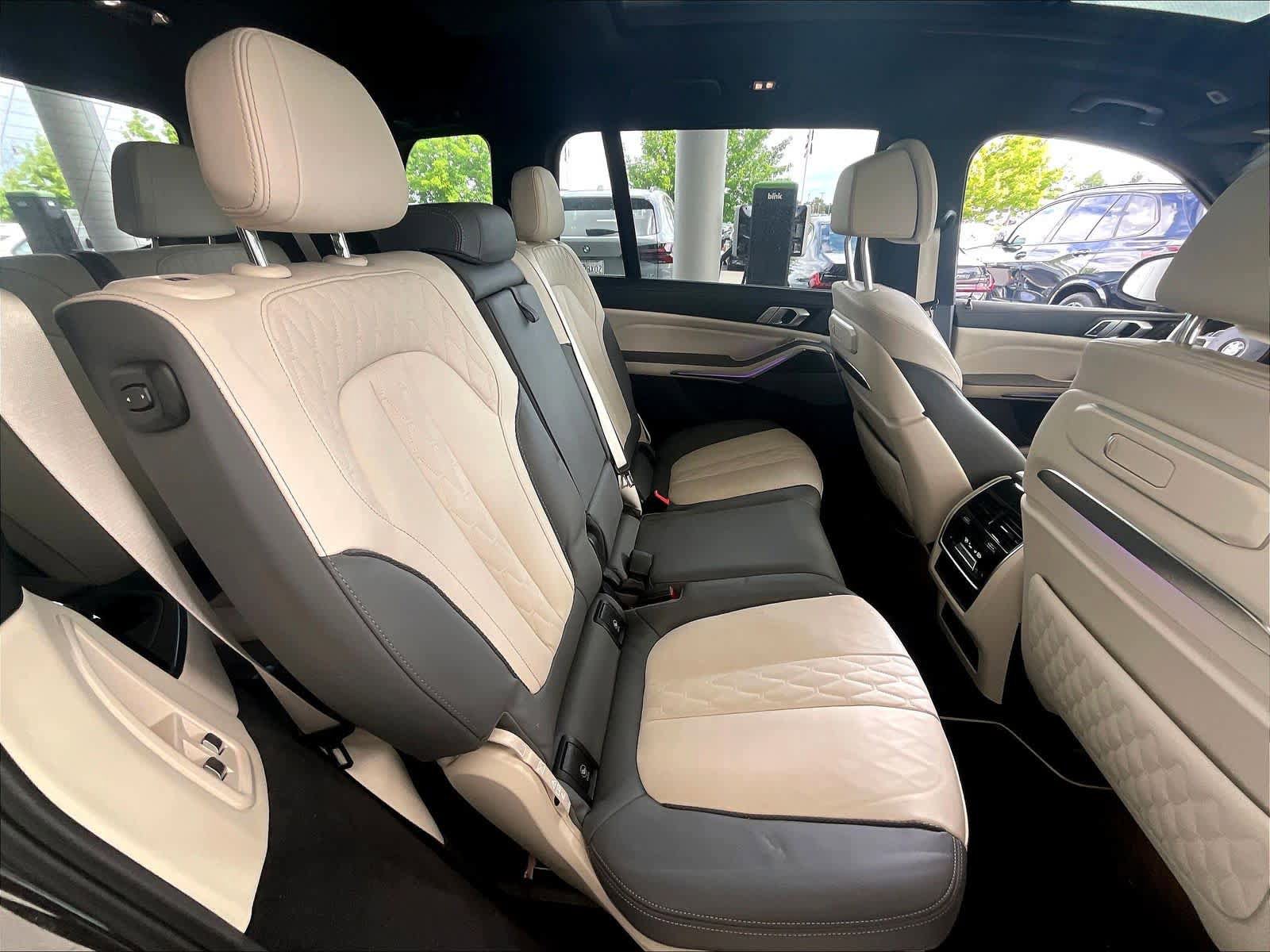 Used 2024 BMW X7 M60i w/ Executive Package image 27
