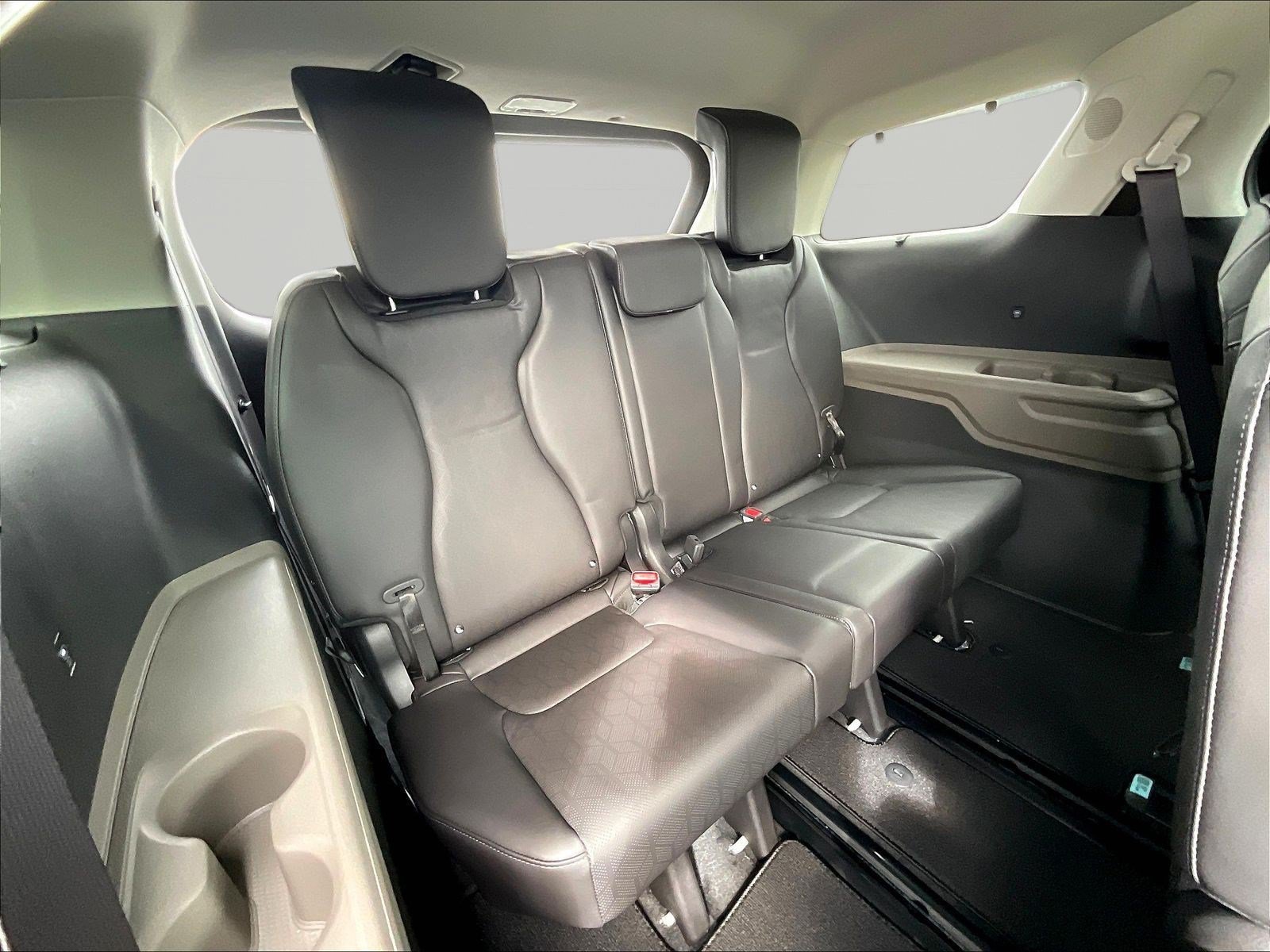 New 2027 Kia Carnival EX FWD image 21