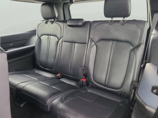 Used 2024 Jeep Wagoneer Series II w/ Flexible Seating Group RWD image 12