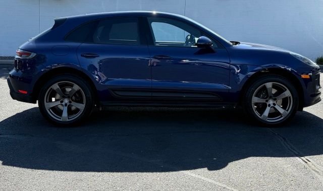 Used 2025 Porsche Macan AWD/4WD image 7