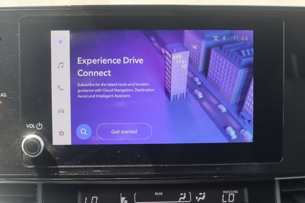 Used 2025 Toyota Sienna LE FWD image 13