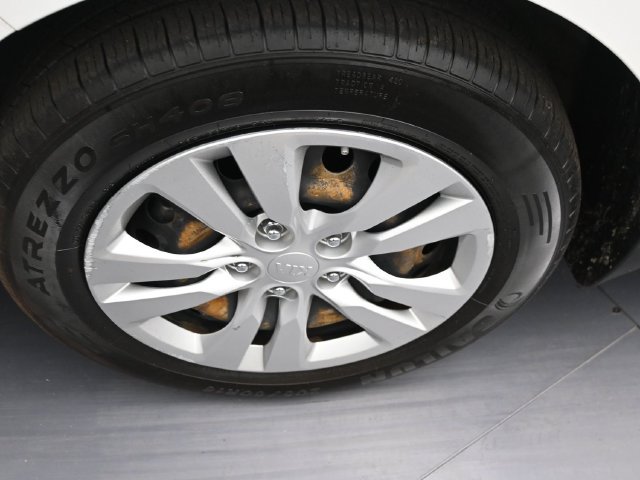 Used 2020 Kia Soul LX FWD image 12