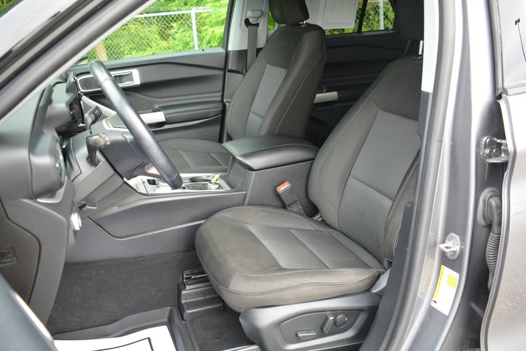 Used 2022 Ford Explorer XLT AWD/4WD image 9