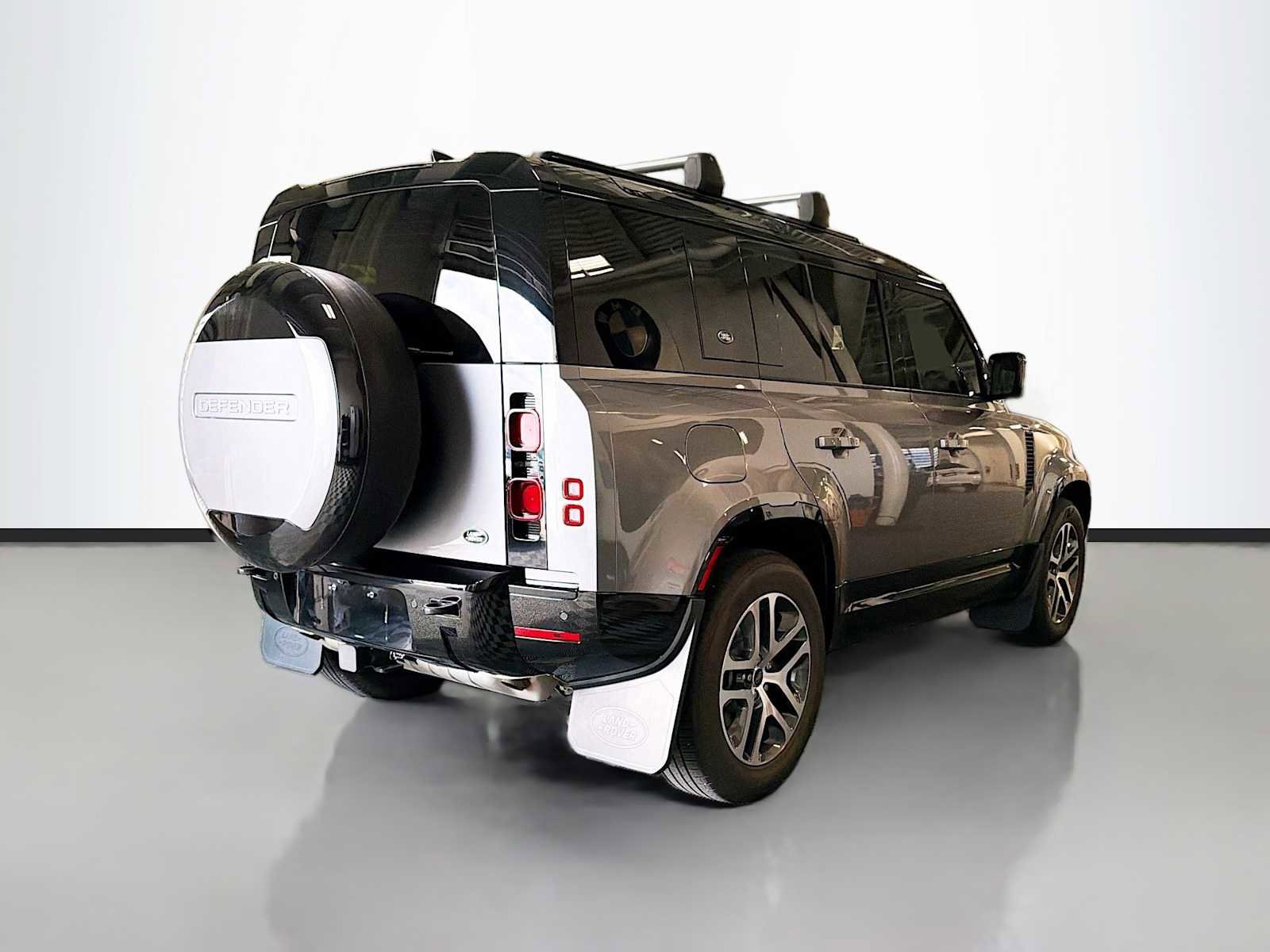 Certified 2023 Land Rover Defender 110 X-Dynamic SE AWD/4WD image 3