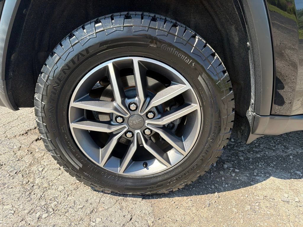 Certified 2020 Jeep Grand Cherokee Laredo w/ Quick Order Package 2BN North AWD/4WD image 11
