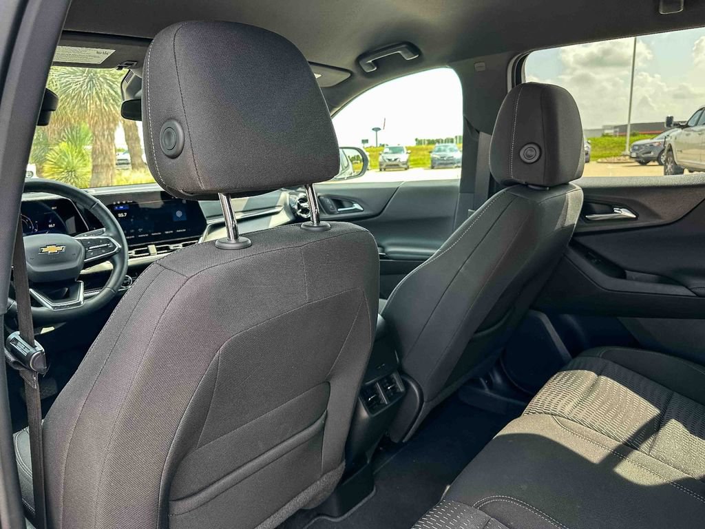 Used 2025 Chevrolet Equinox LT FWD image 17