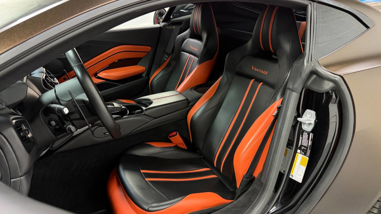 Used 2021 Aston Martin V8 Vantage Base 2dr Coupe image 35