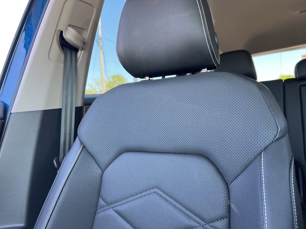 Used 2025 Volkswagen Atlas SE AWD/4WD image 22