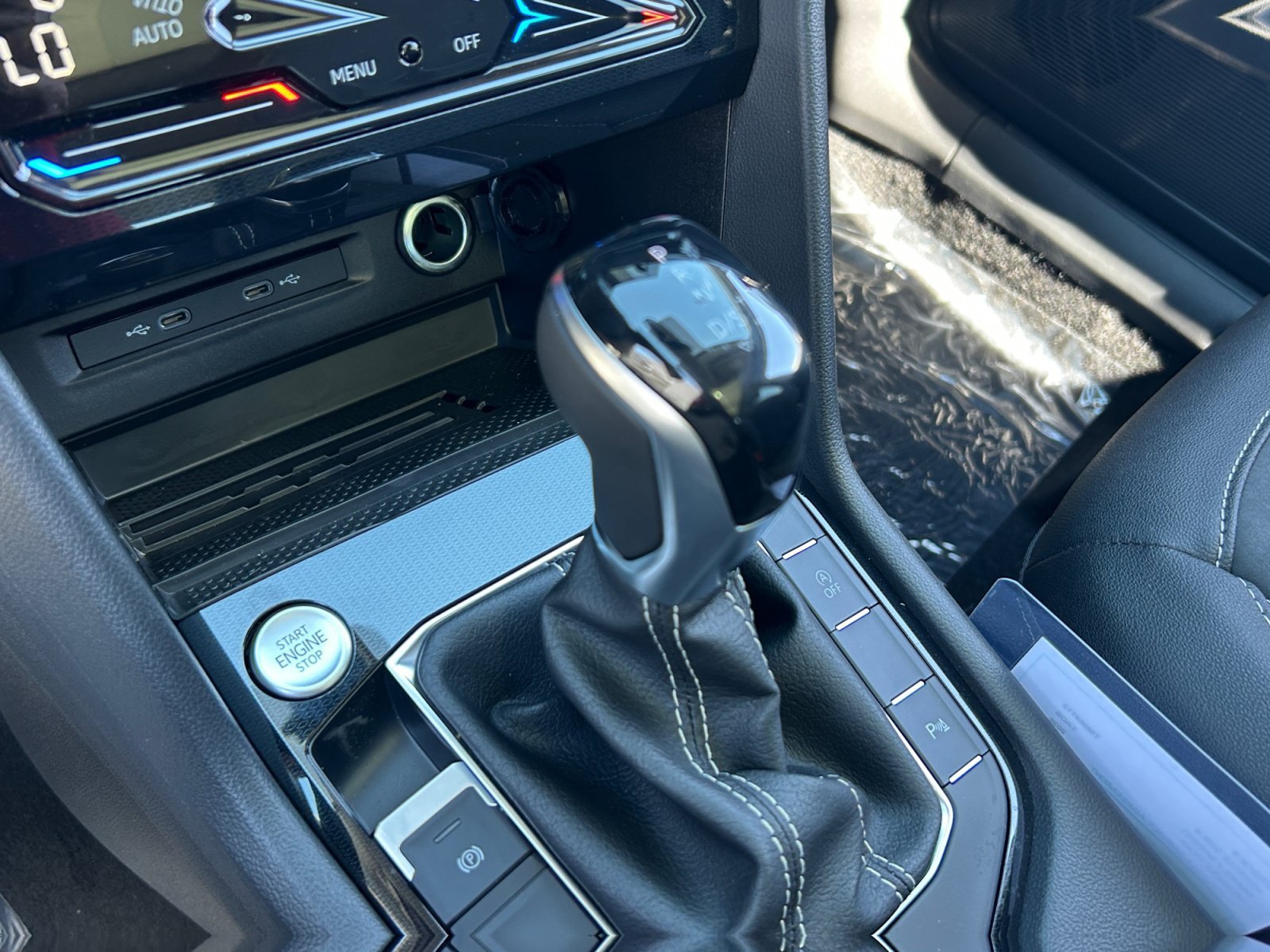New 2026 Volkswagen Taos SE AWD/4WD image 15