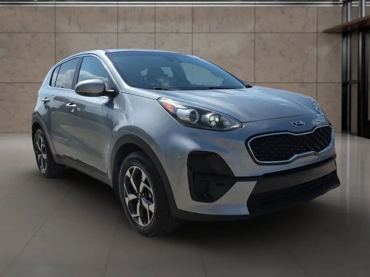 Used 2022 Kia Sportage LX image 3
