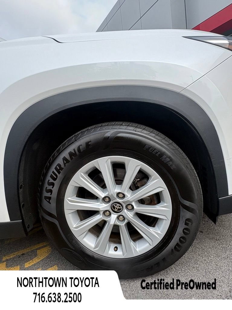 Used 2025 Toyota Grand Highlander AWD image 13