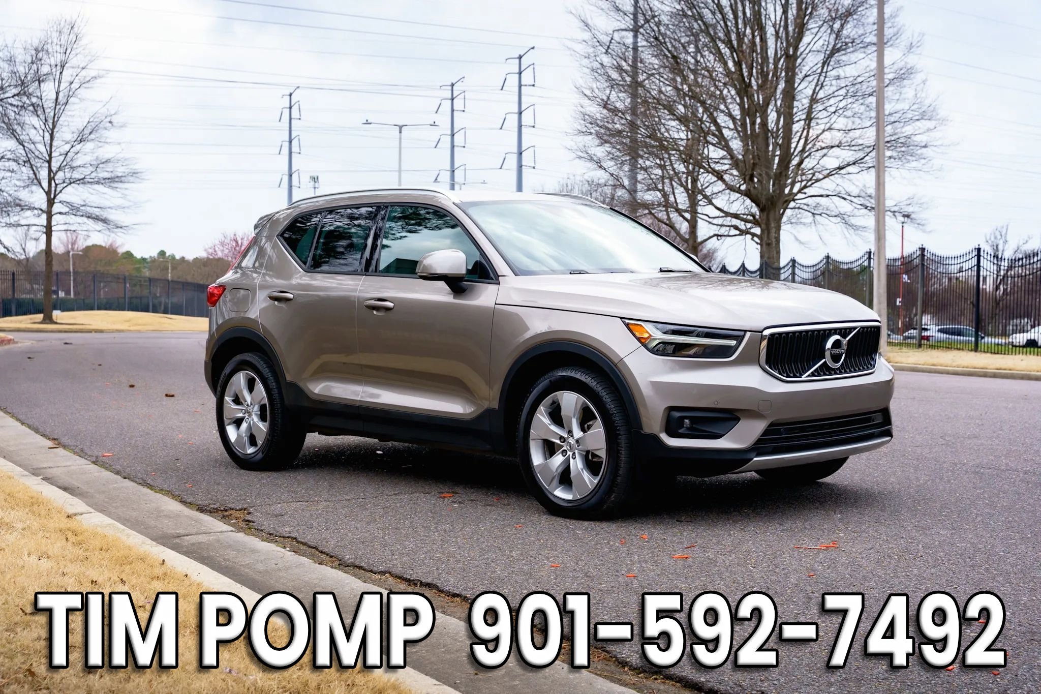 Used 2022 Volvo XC40 T5 Momentum image 4