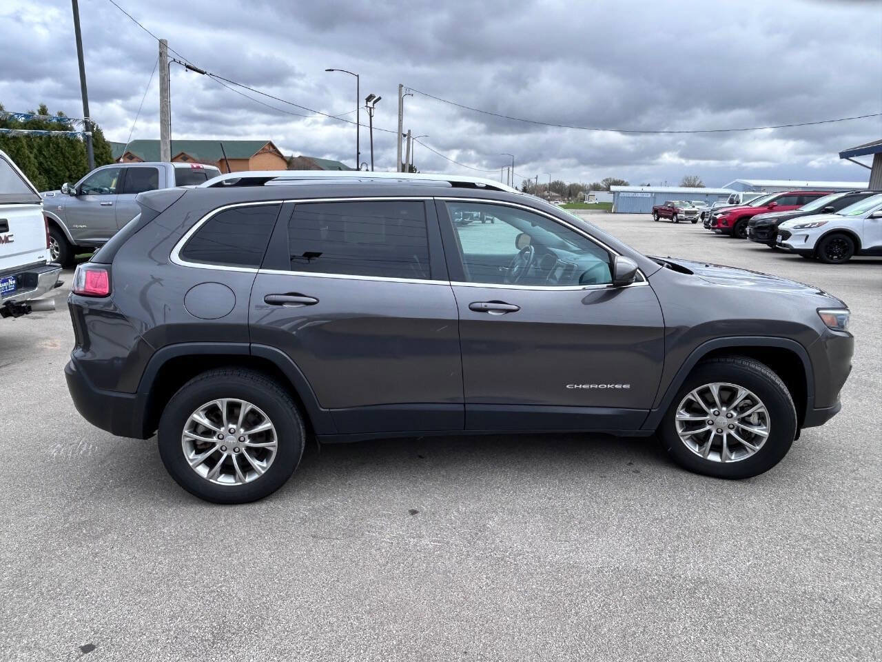 Used 2021 Jeep Cherokee Latitude Plus AWD/4WD image 26