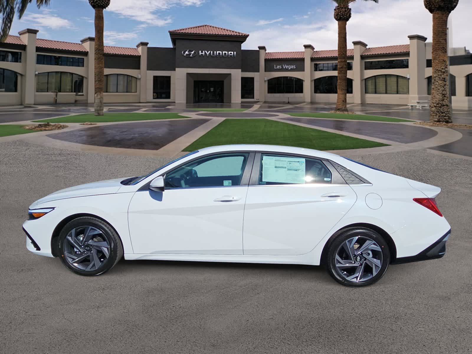 Certified 2025 Hyundai Elantra SEL w/ Cargo Package FWD image 5