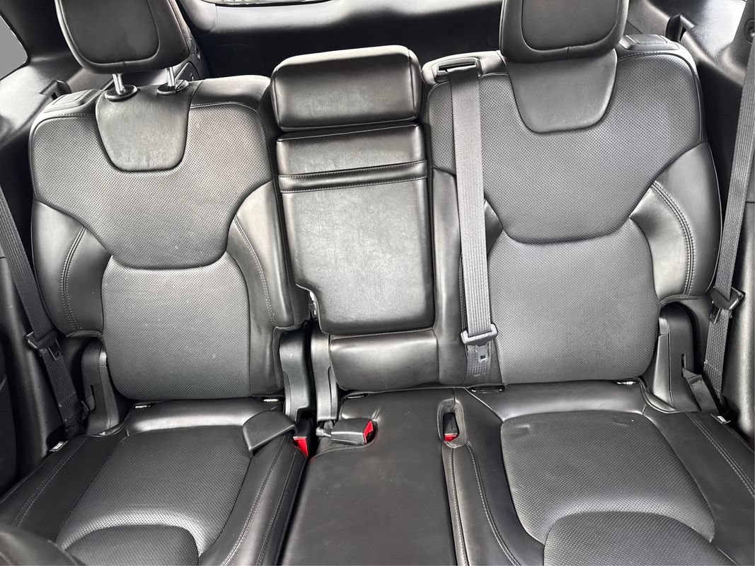 Used 2018 Jeep Cherokee Overland AWD/4WD image 15