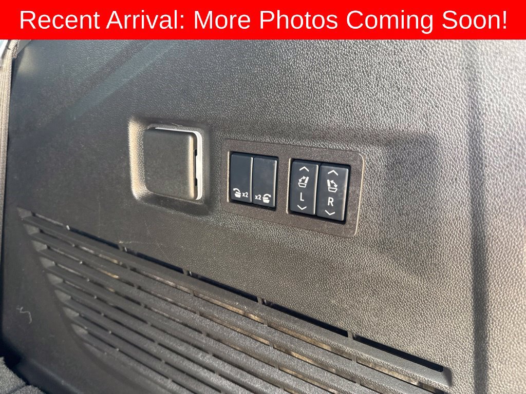 Used 2025 Chevrolet Tahoe Z71 w/ Comfort Package AWD/4WD image 12