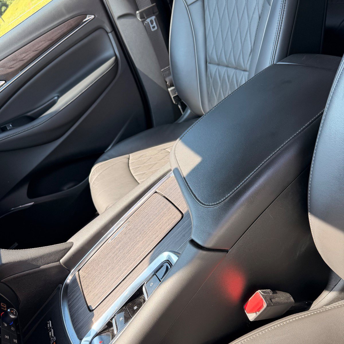 Used 2023 Buick Enclave Avenir w/ Avenir Technology Package FWD image 22