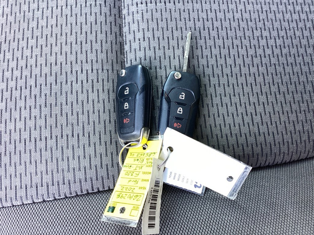 Used 2022 Ford F350 XLT w/ FX4 Off-Road Package image 26