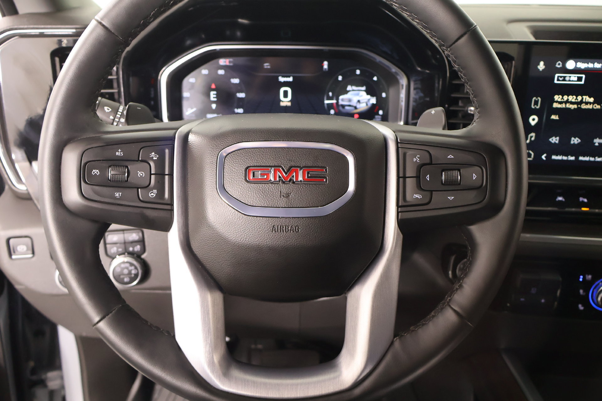 Used 2025 GMC Sierra 1500 SLT w/ SLT Premium Plus Package AWD/4WD image 3
