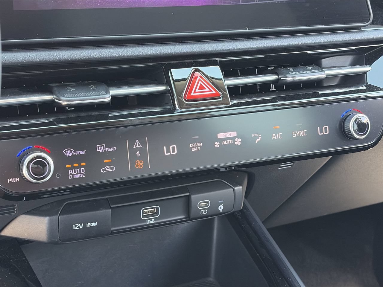 Certified 2024 Kia Niro EX FWD image 26
