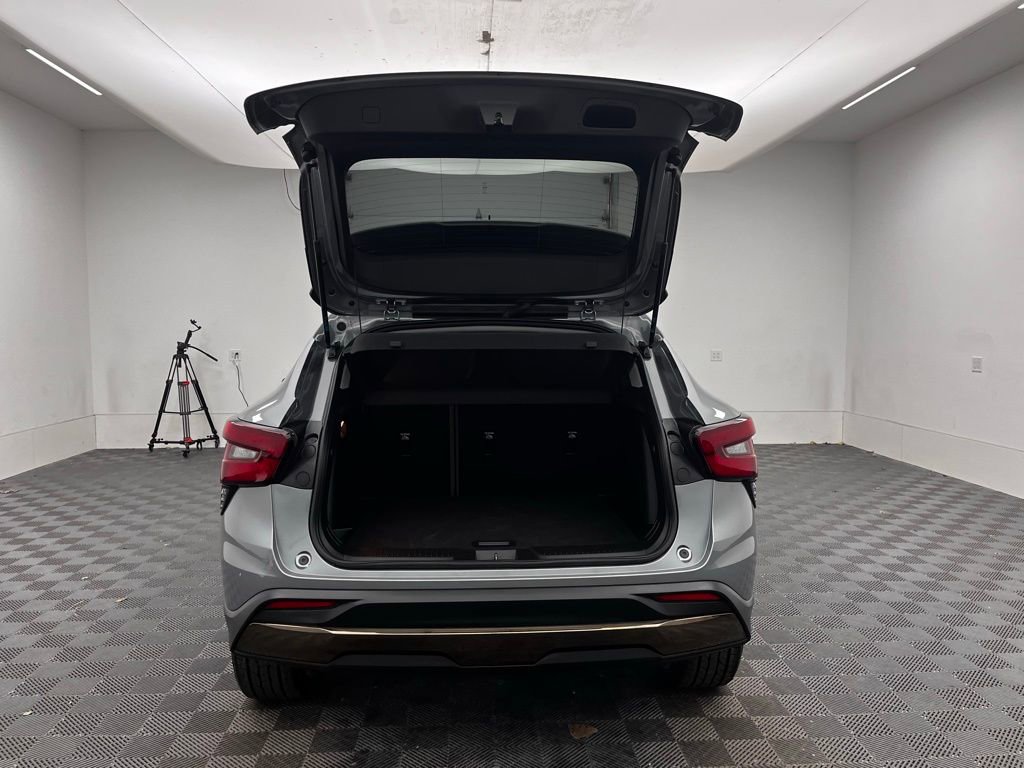 Used 2024 Chevrolet Trax ACTIV FWD image 12