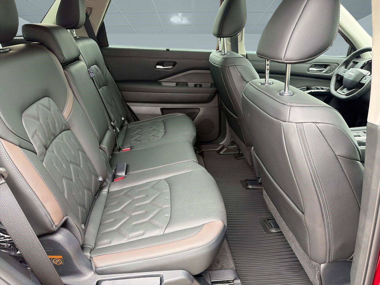 New 2026 Nissan Pathfinder Platinum image 29