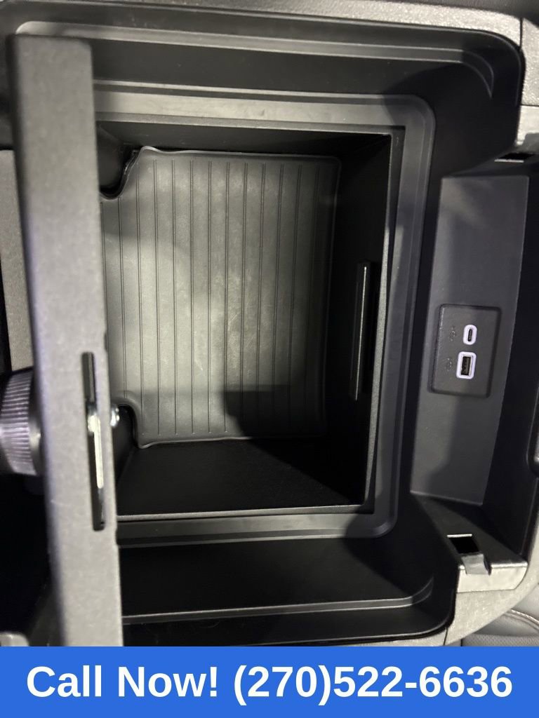 Used 2024 GMC Yukon AT4 w/ AT4 Premium Plus Package image 32