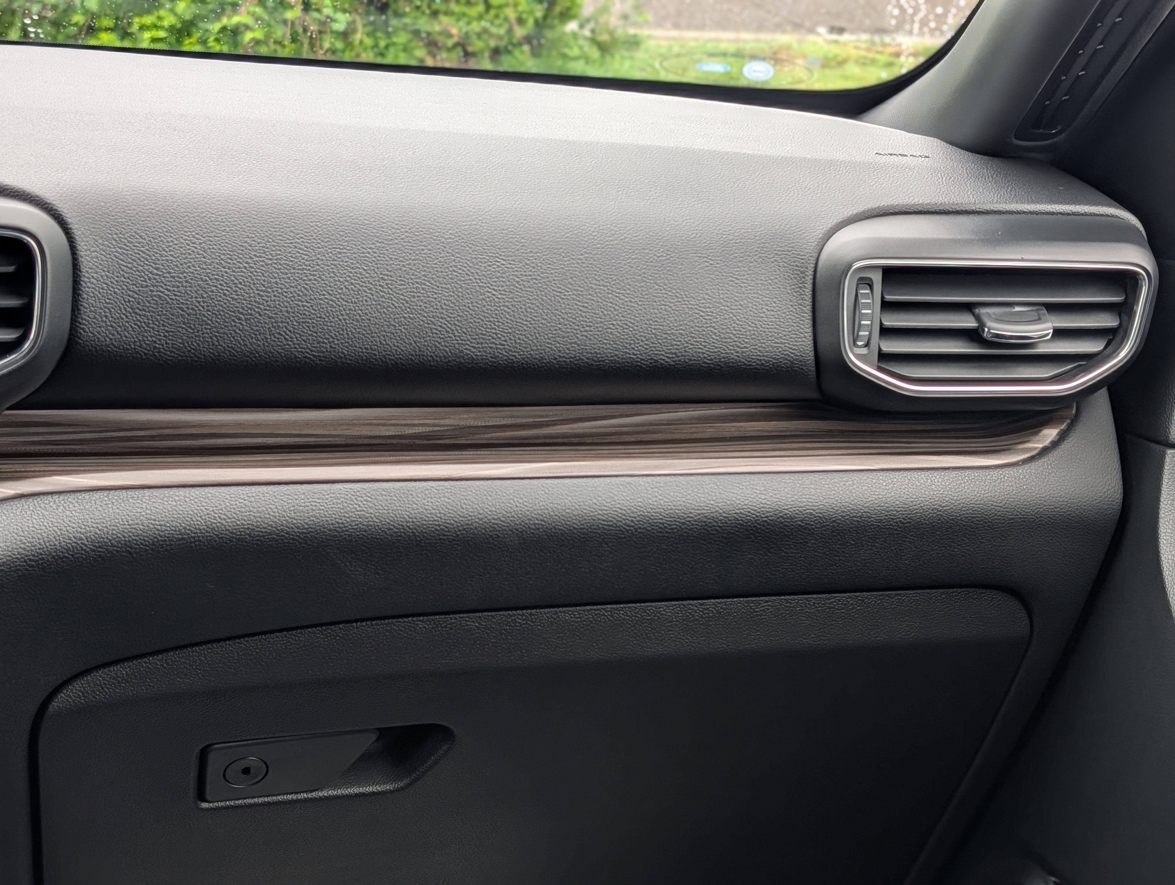 Used 2020 Ford Explorer Limited image 16