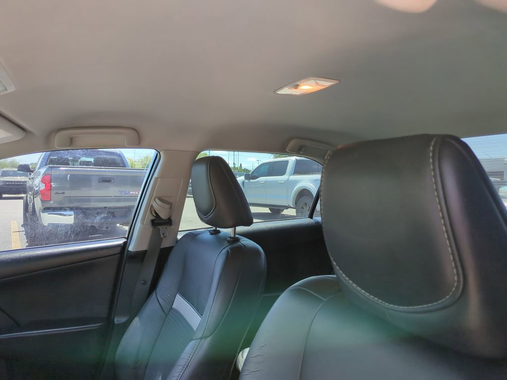 Used 2014 Toyota Camry SE FWD image 19