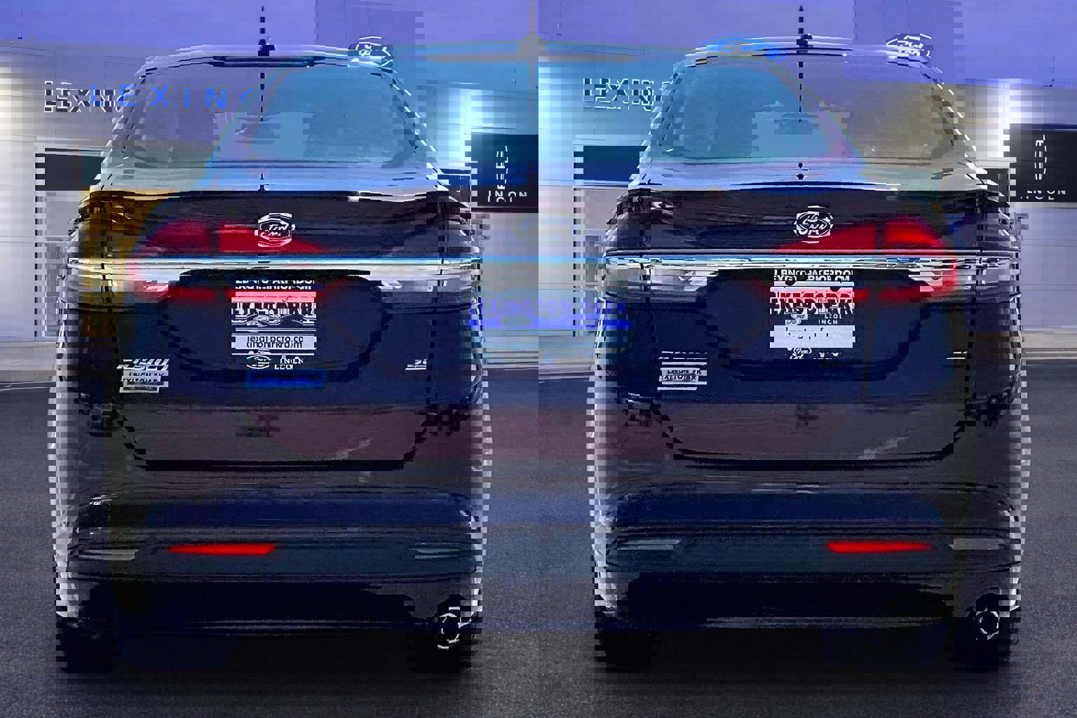 Used 2017 Ford Fusion SE image 6