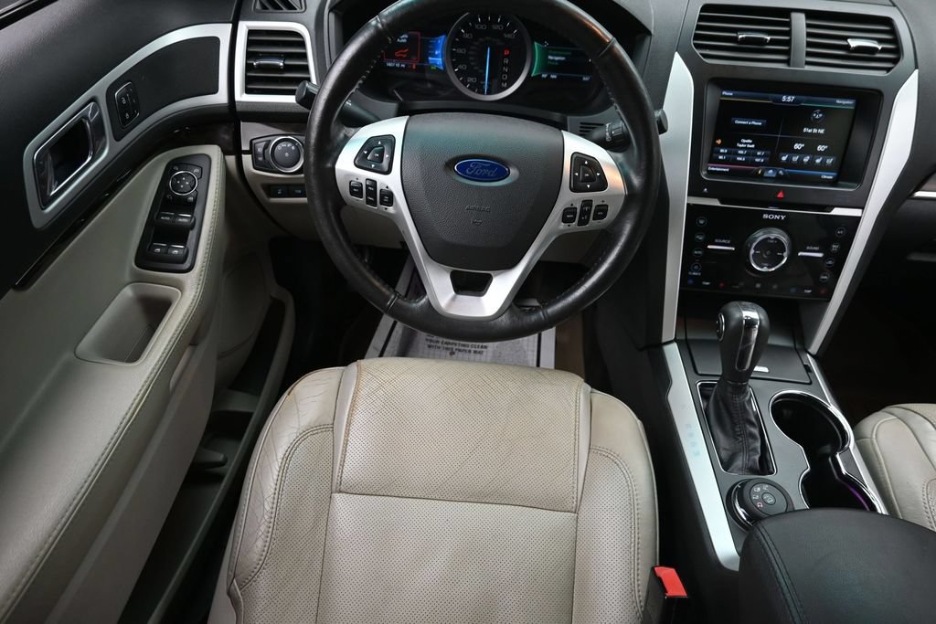 Used 2015 Ford Explorer Limited w/ Equipment Group 301A AWD/4WD image 15