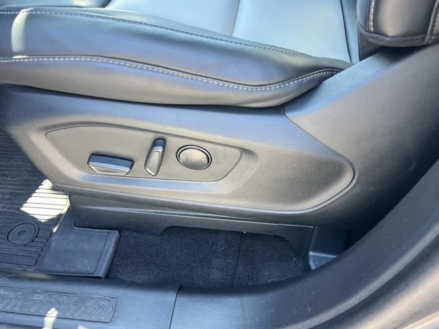Used 2023 Ford Explorer XLT w/ Equipment Group 202A AWD/4WD image 35