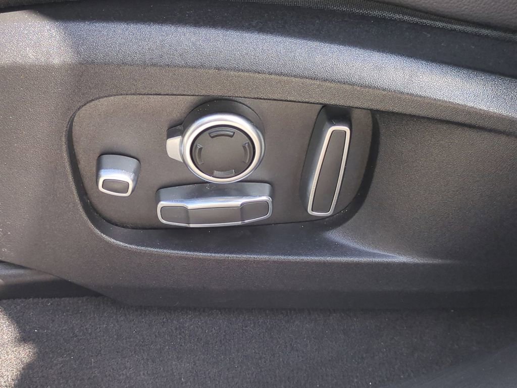 Used 2021 Jaguar F-PACE S image 22