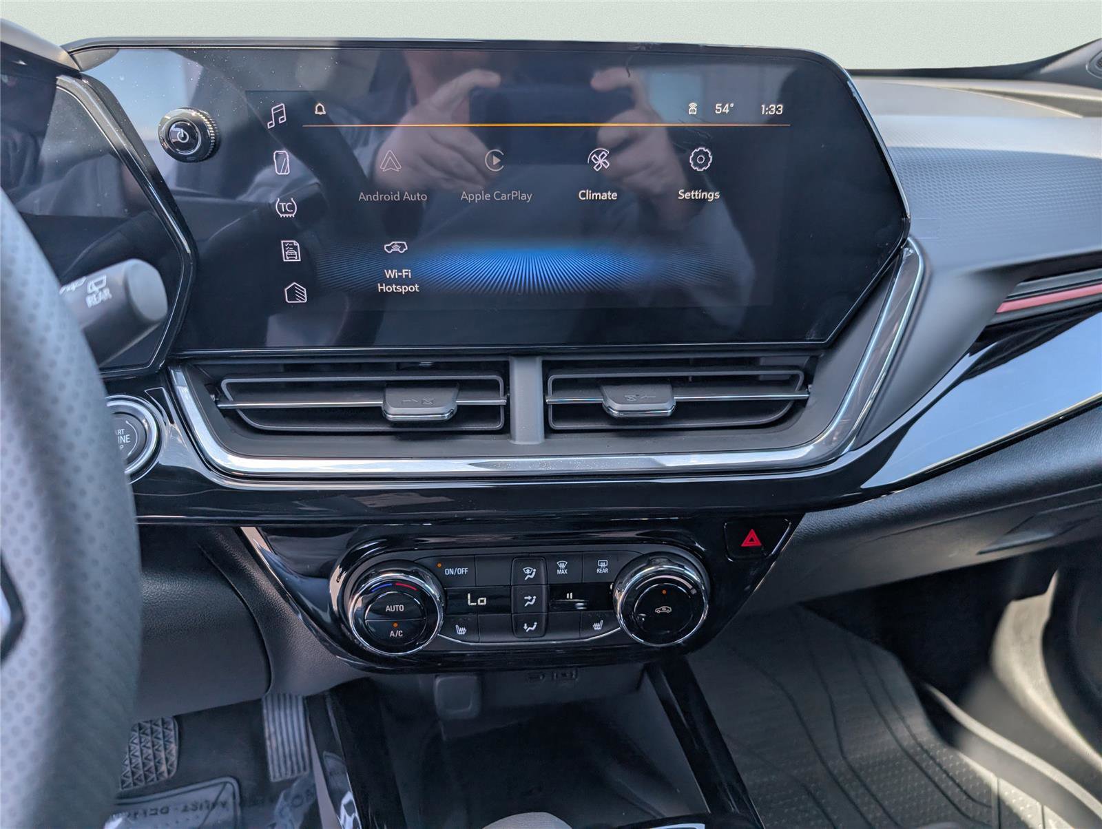 New 2026 Chevrolet Trax RS w/ Sunroof Package image 38