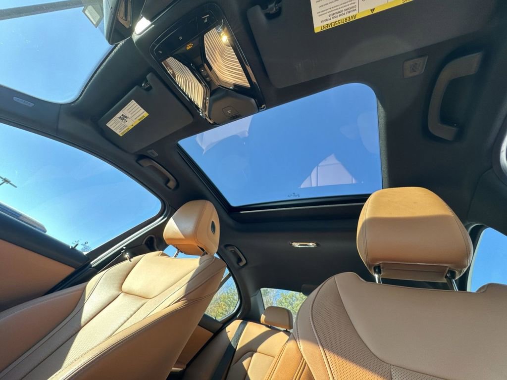 Used 2023 BMW 330i xDrive Sedan w/ M Sport Package image 27