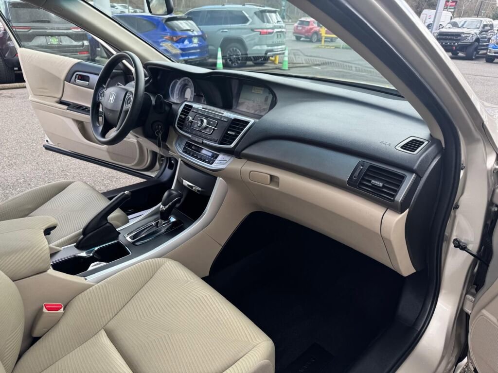 Used 2015 Honda Accord LX image 12