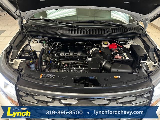 Used 2019 Ford Explorer XLT w/ Equipment Group 202A AWD/4WD image 30