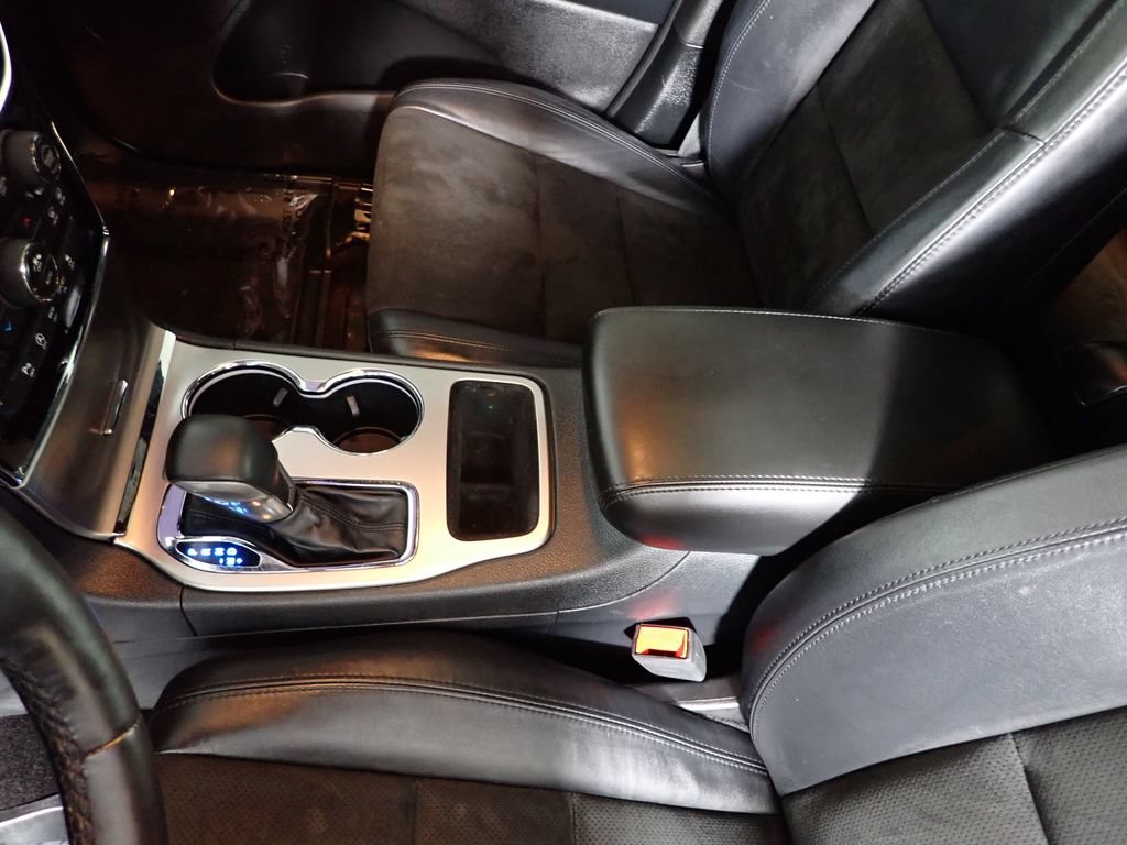 Used 2019 Jeep Grand Cherokee Altitude AWD/4WD image 29