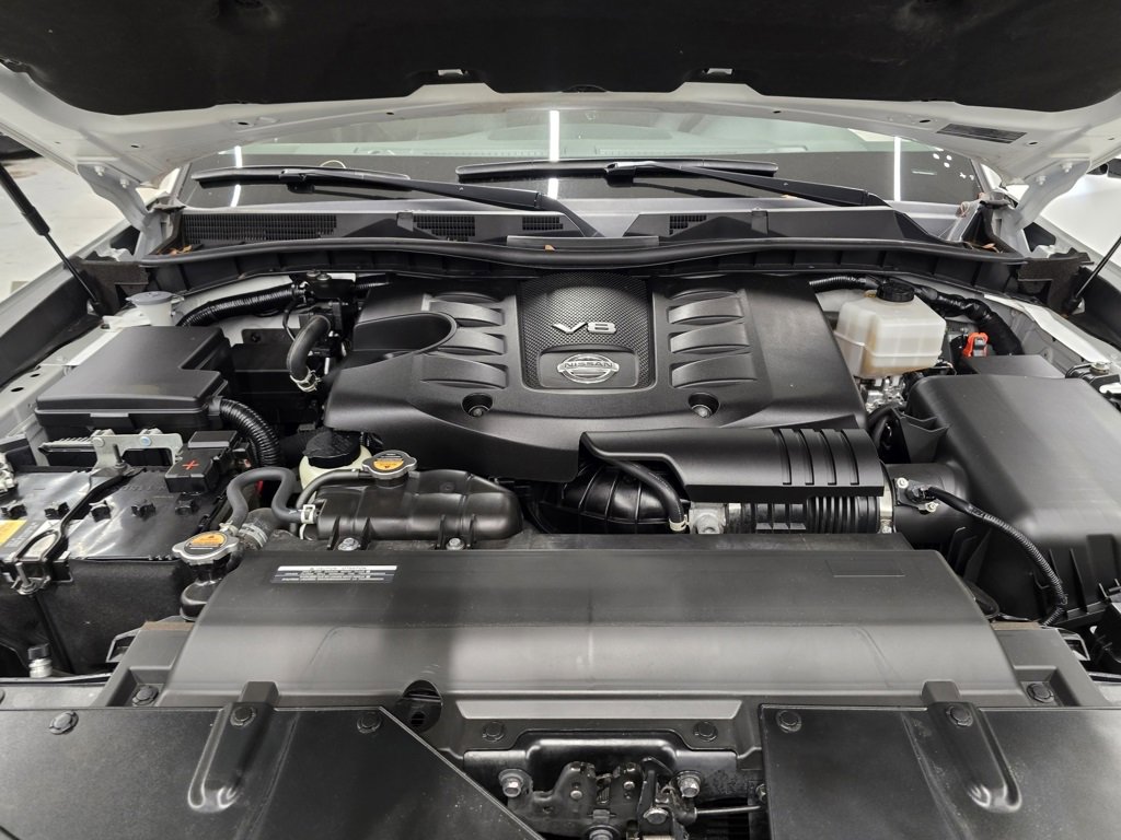 Used 2023 Nissan Armada SL w/ Captain's Chairs Package image 14