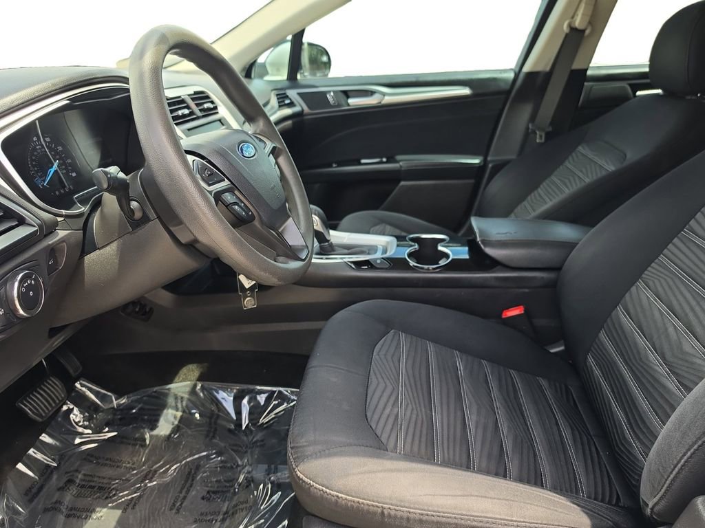 Used 2016 Ford Fusion SE FWD image 9