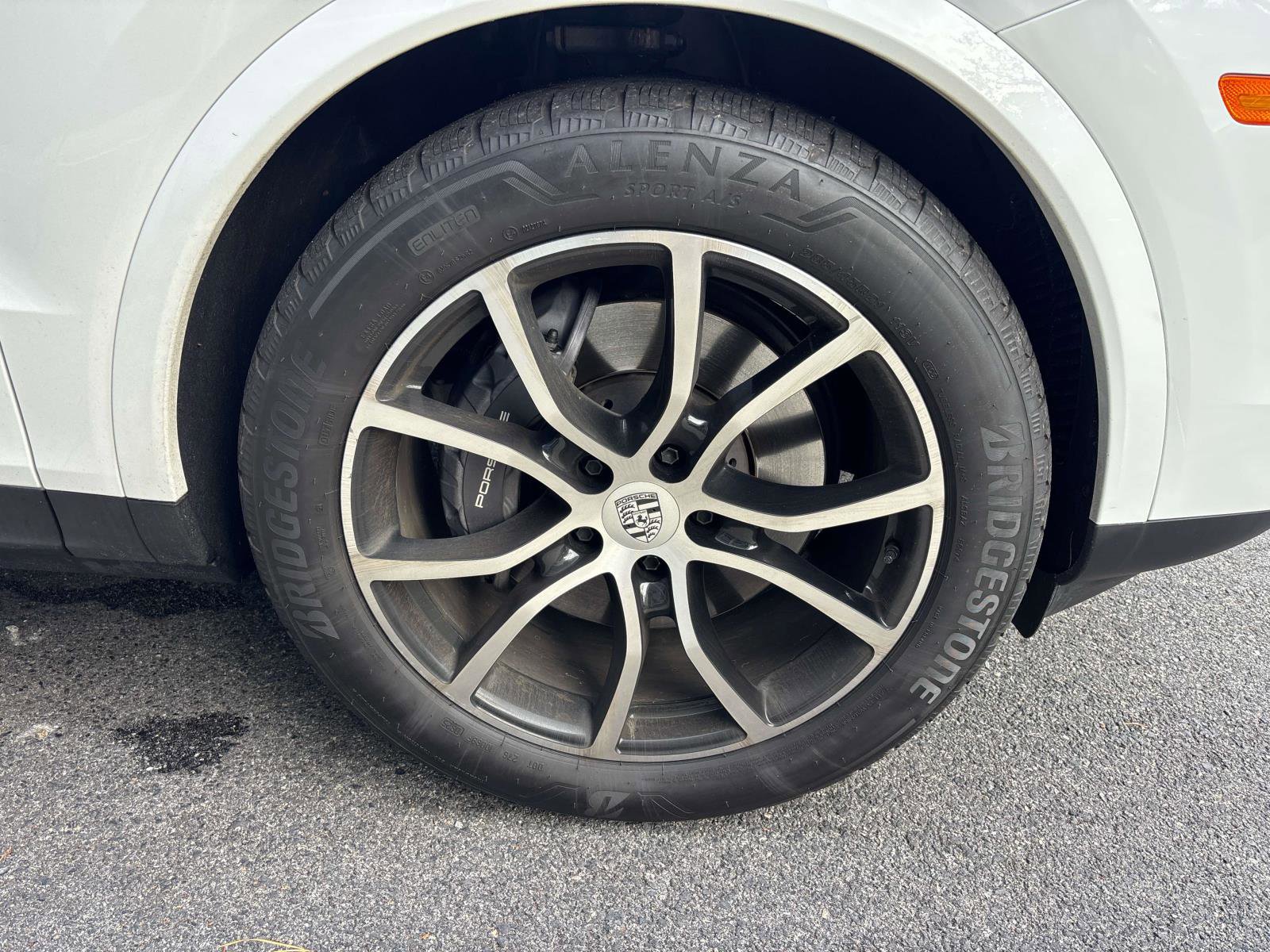 Used 2024 Porsche Cayenne image 30