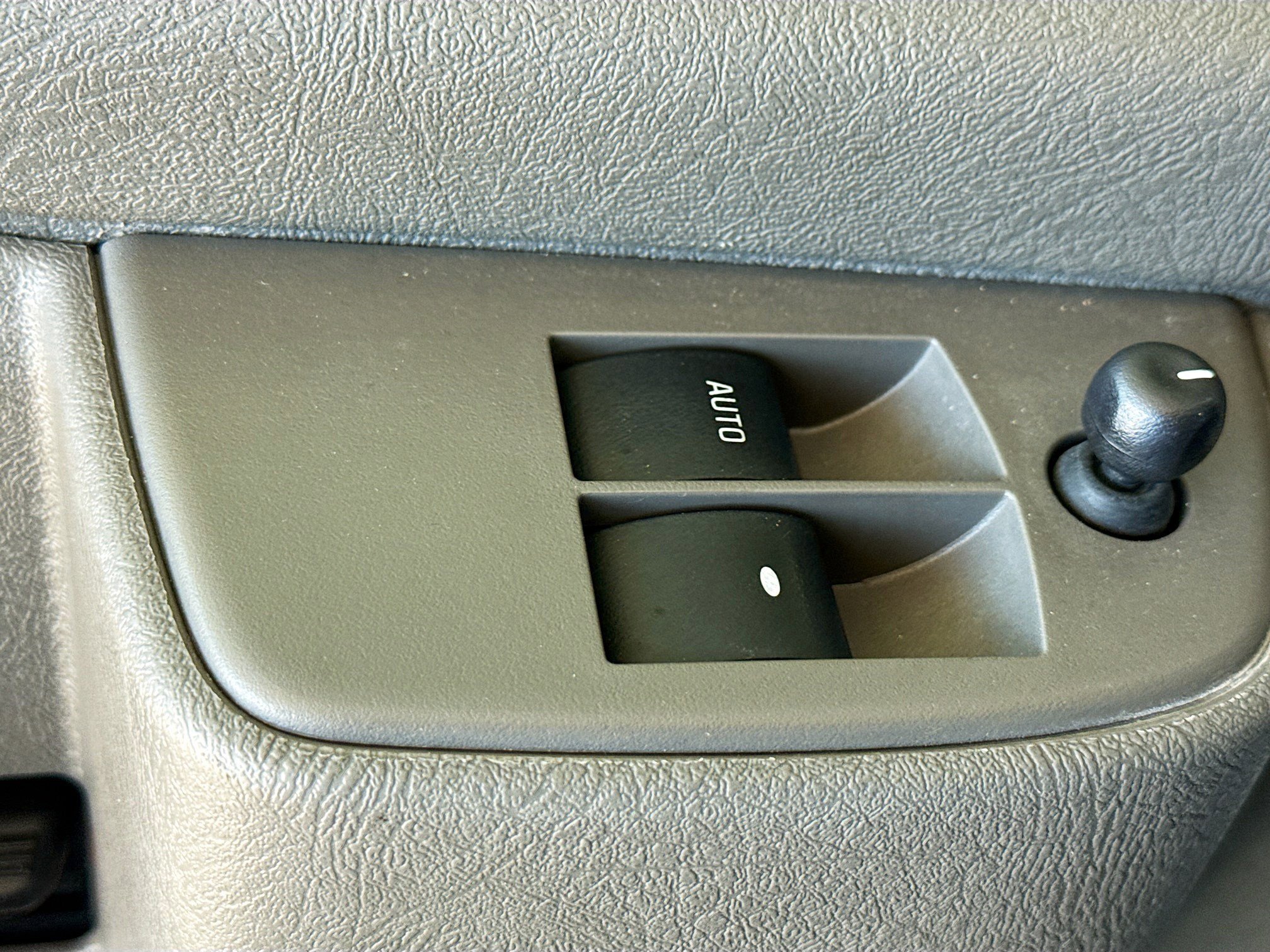 Used 2022 Chevrolet Express 2500 image 20