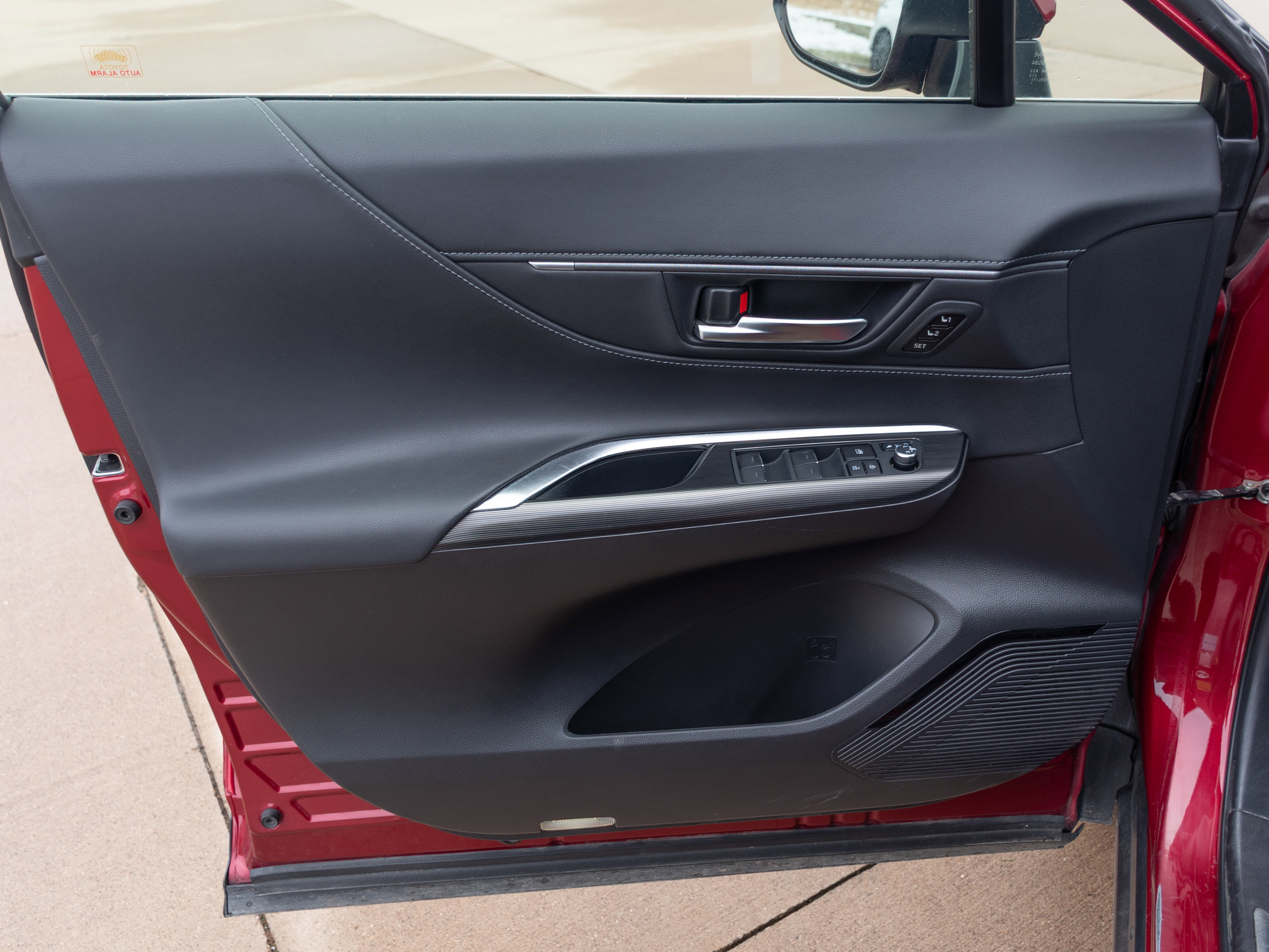 Used 2021 Toyota Venza XLE w/ Softex Package image 10