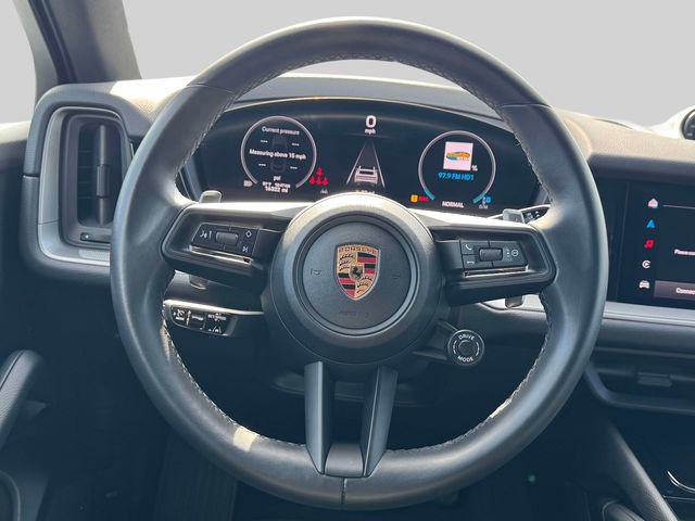 Used 2024 Porsche Cayenne Coupe image 19