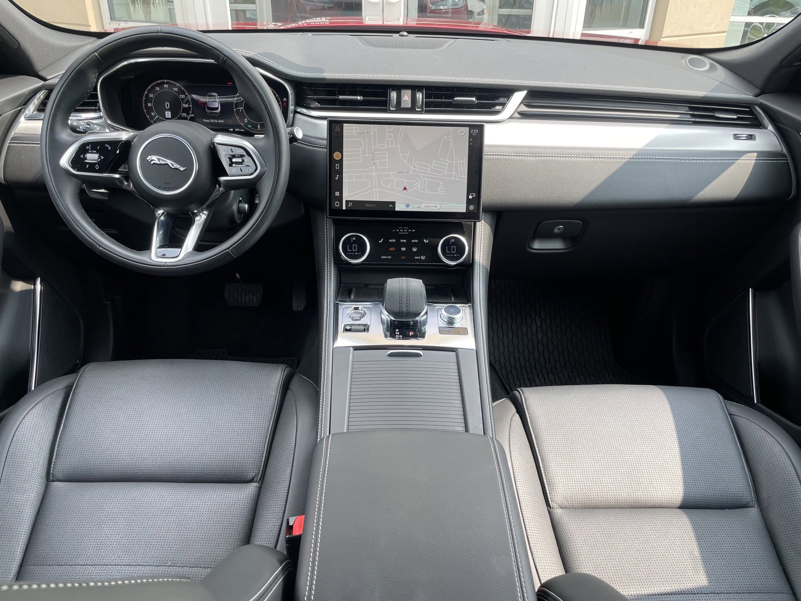 Certified 2024 Jaguar F-PACE R-Dynamic S image 27