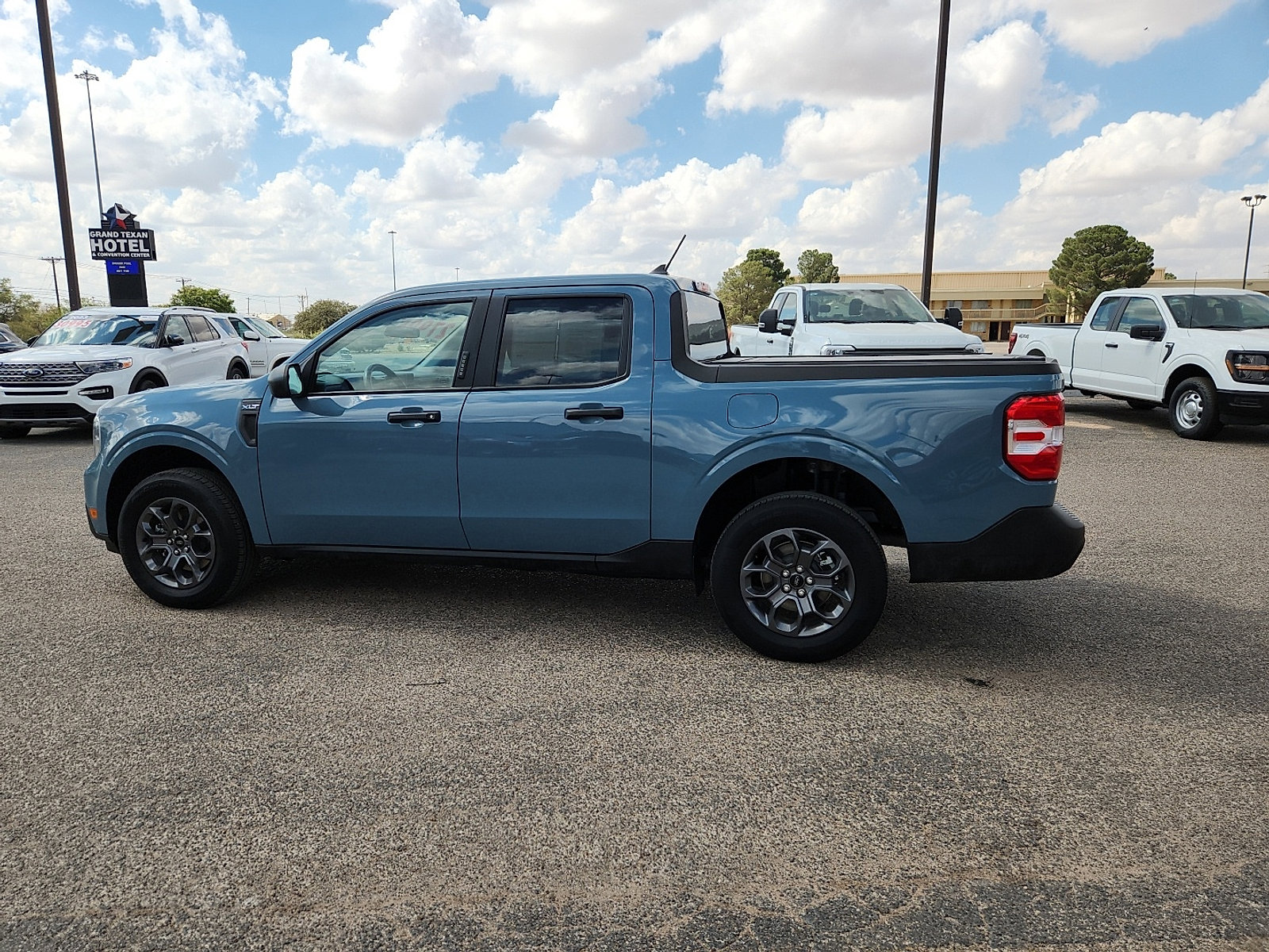 Certified 2023 Ford Maverick XLT image 4