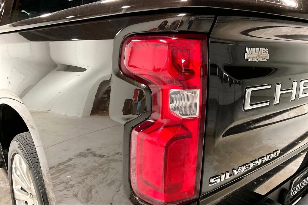 Used 2019 Chevrolet Silverado 1500 High Country w/ Technology Package AWD/4WD image 39