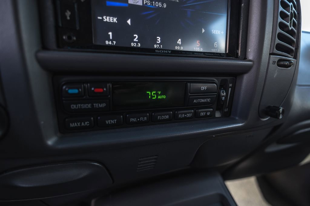 Used 2001 Ford Expedition Eddie Bauer image 16