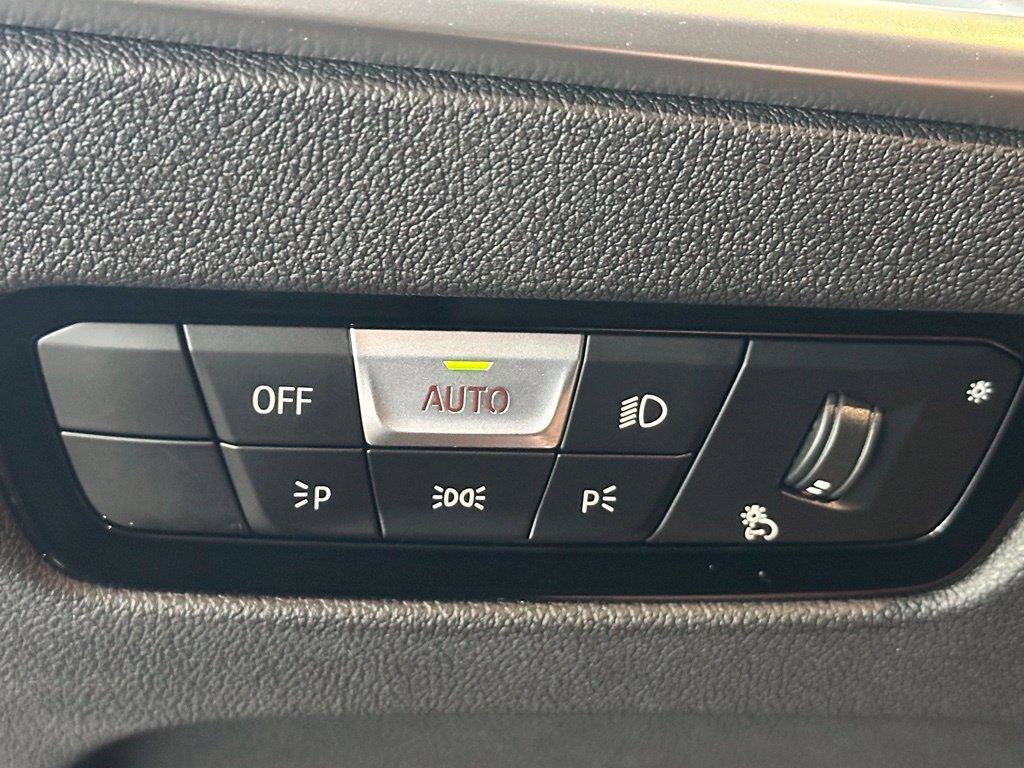 Used 2026 BMW 330i xDrive Sedan AWD/4WD image 14