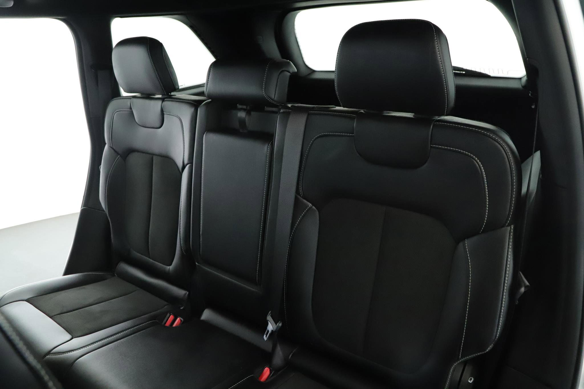 Used 2024 Jeep Grand Cherokee Altitude image 5